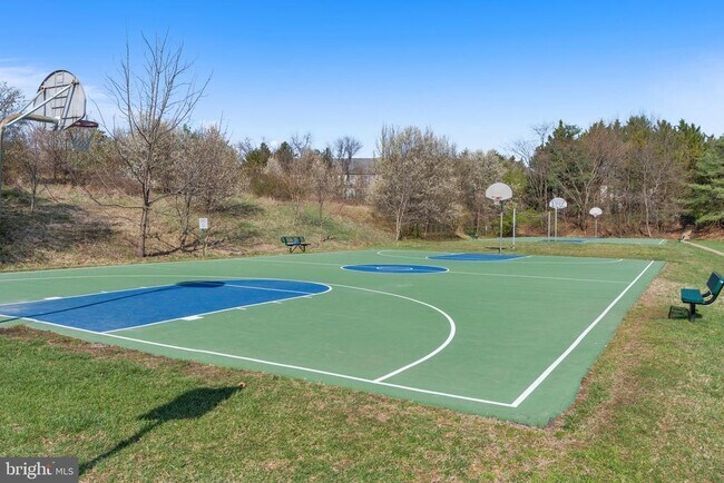 Building Photo - 6011 Curtier Dr