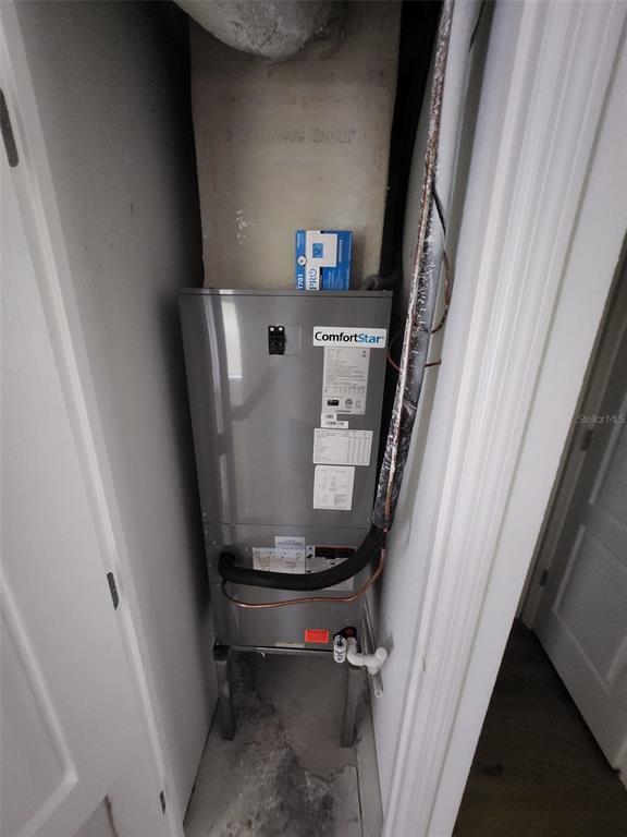 Building Photo - 1216 Emeralda Rd