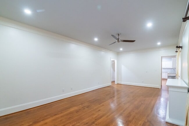 Building Photo - Spacious charmer in the heart of Dilworth ...