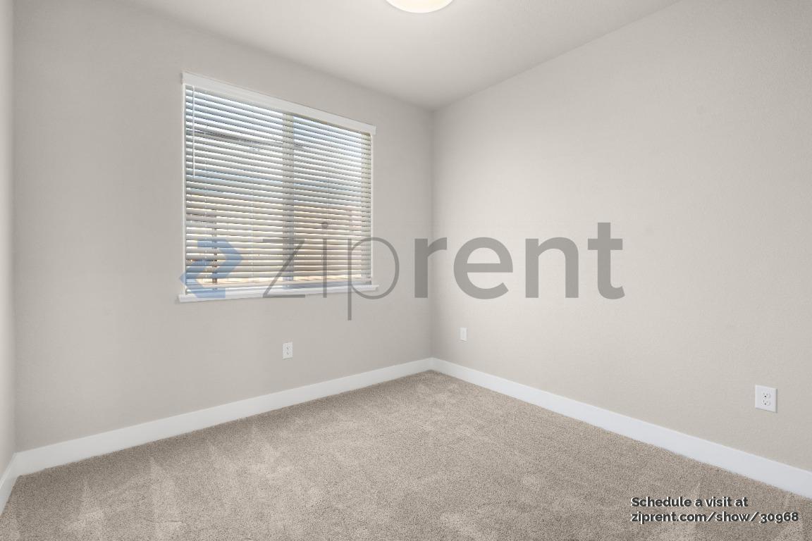 Building Photo - Unit