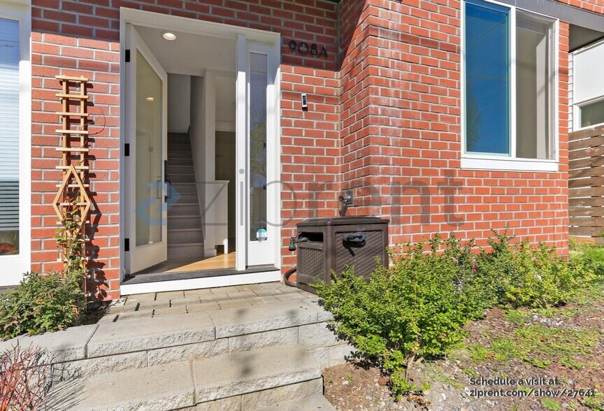 Primary Photo - 908 NW 56th St