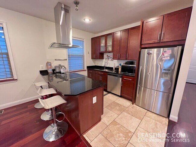 Building Photo - 3573 Warder St NW