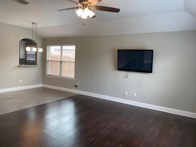 Building Photo - 135 Prairie View Dr