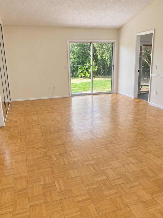 Building Photo - 2671 Bentley Dr