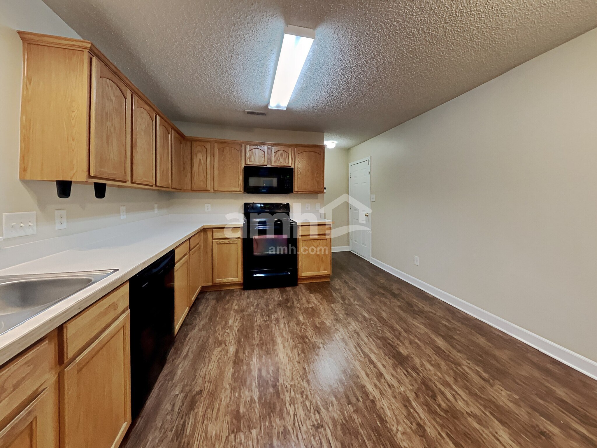 Building Photo - 2208 Thorn Crest Dr