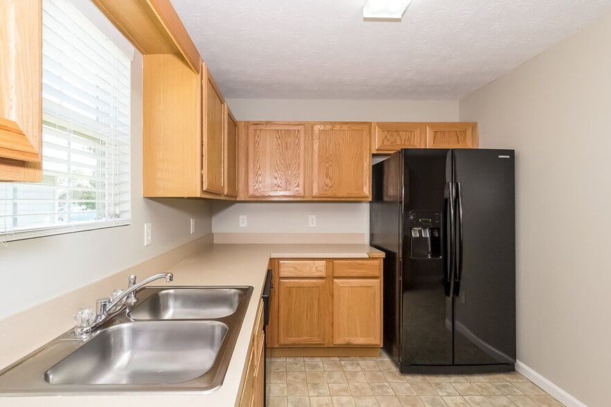 Building Photo - 465 Cathedral Dr