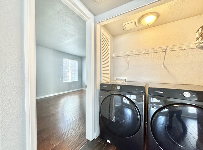 Building Photo - 9325 W Desert Inn Rd