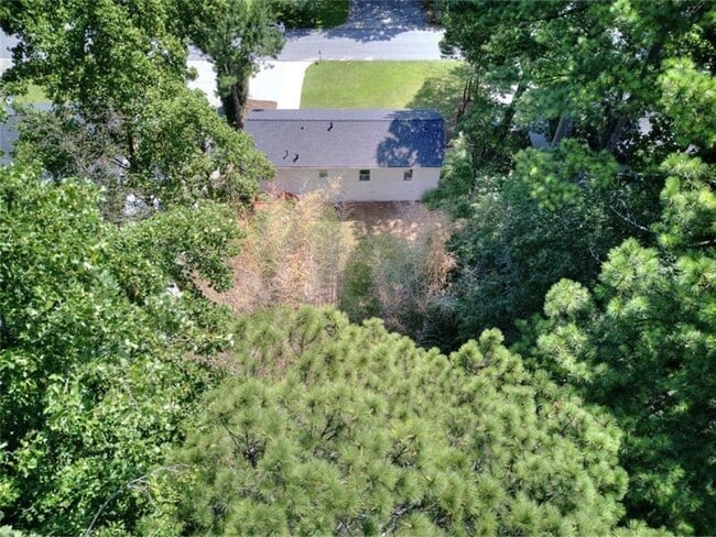 Building Photo - 3946 Green Oak Dr