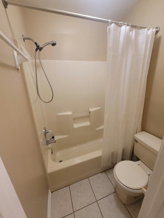 Building Photo - 6915 Brady Hill Dr
