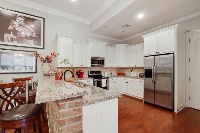 Building Photo - Home for Lease