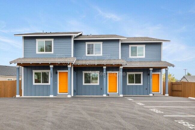 Building Photo - 1682 SW Salmon Ave