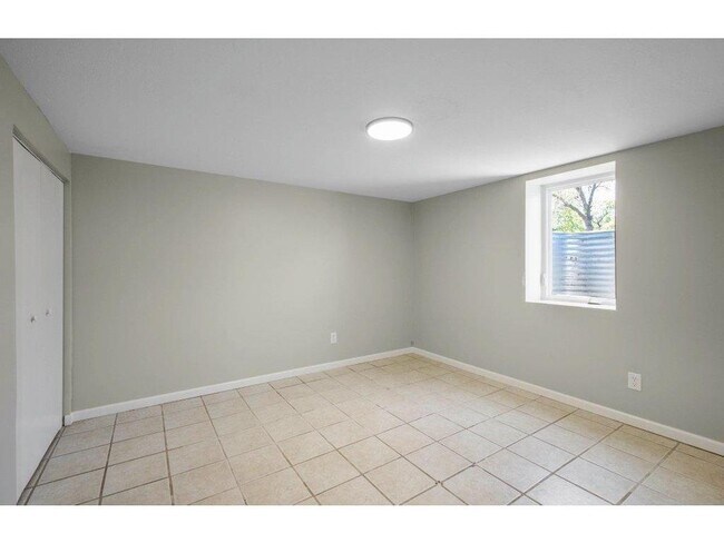 Building Photo - Remodeled 1 Bed Apartment in Mounds View |...