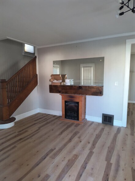 Building Photo - 1612 Parker Dr