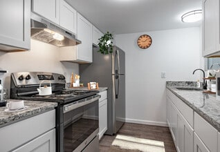 Building Photo - Wellington Townhomes