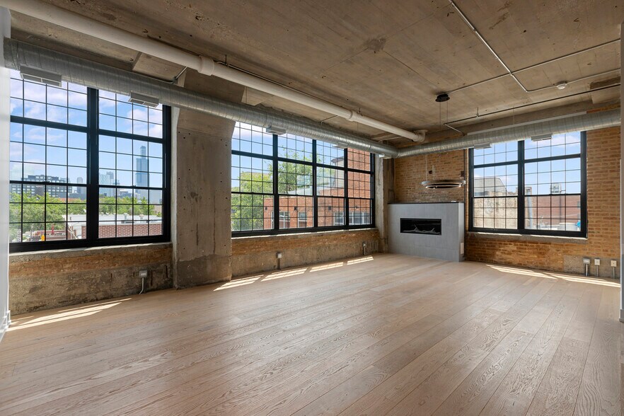 Building Photo - 17 S Loomis St
