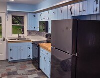 Building Photo - Newly Renovated 4-Bedroom Retreat on 12 Secluded Acres with Stream and Trails in Kintnersville!