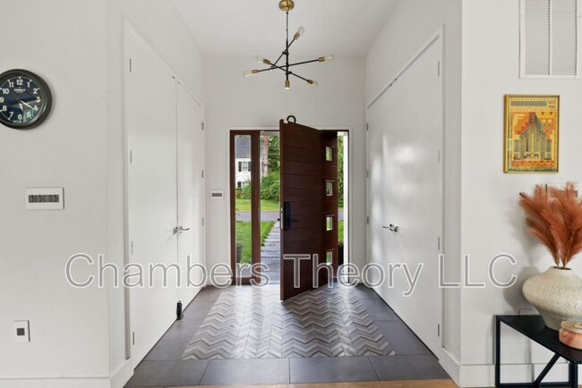 Building Photo - 3820 Argyle Terrace NW