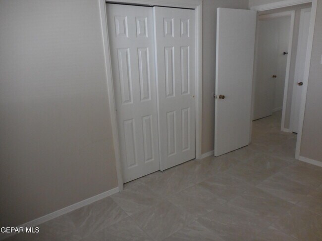 Building Photo - 3608 Sheppard Ave