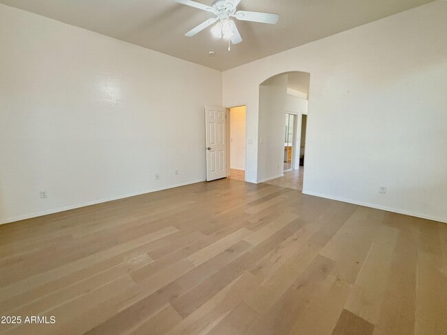 Building Photo - 2729 S Sorrelle