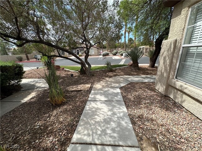 Building Photo - 2604 Ponderosa Pine Ave