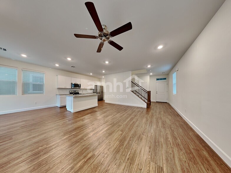 Building Photo - 8110 Inhibition Ct