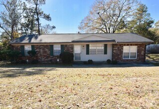 Building Photo - 3 Bed/1.5 Bath home off Meadowbrook Drive ...