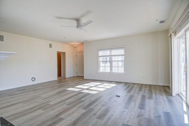 Building Photo - FOR RENT - NORFOLK!