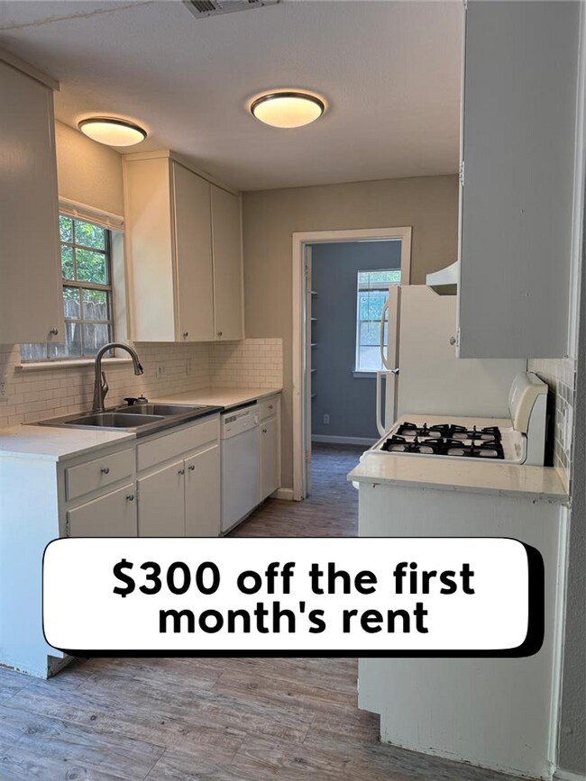 Primary Photo - 1910 Westridge Dr