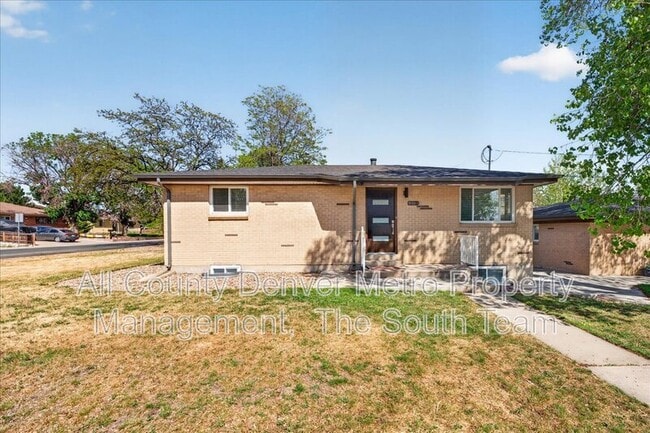 Building Photo - 9050 N Elm Ct