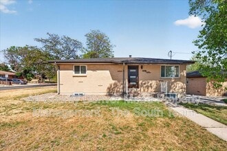 Building Photo - 9050 N Elm Ct
