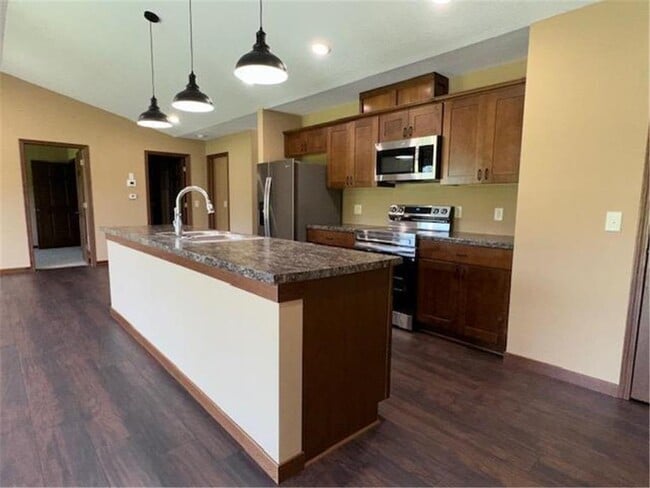 Building Photo - 1560 Gray Fox Dr NE