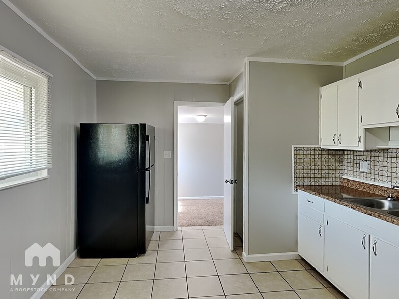 Building Photo - 3049 Bluefield Dr