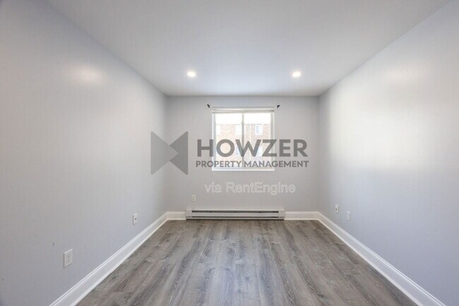 Building Photo - 307 W Main St