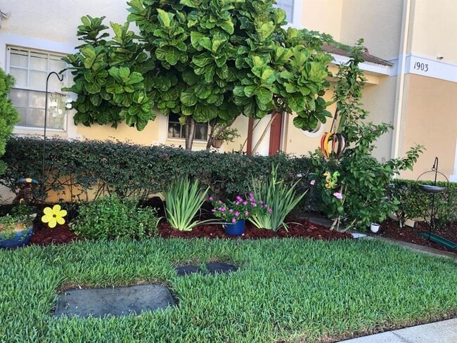 Building Photo - 1903 Fiesta Ridge Ct