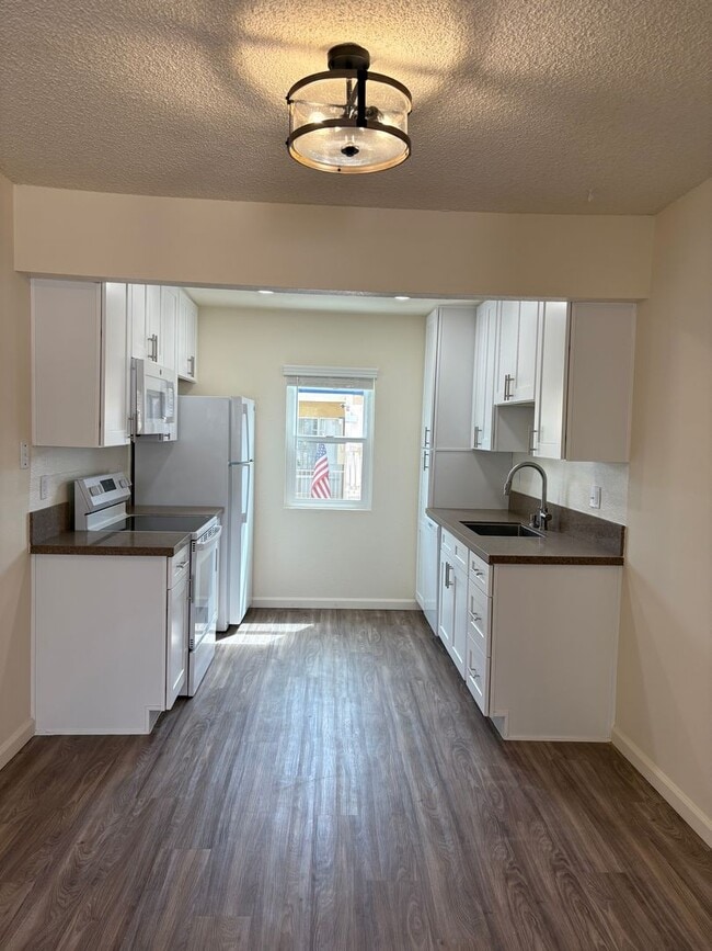 Building Photo - *OPEN HOUSE: 10/4 10-11AM* 2BR in Pacific ...