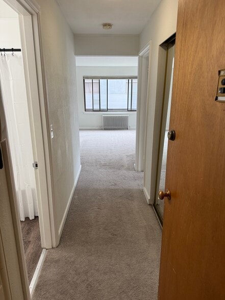 Entry - 2450 Dexter Ave N