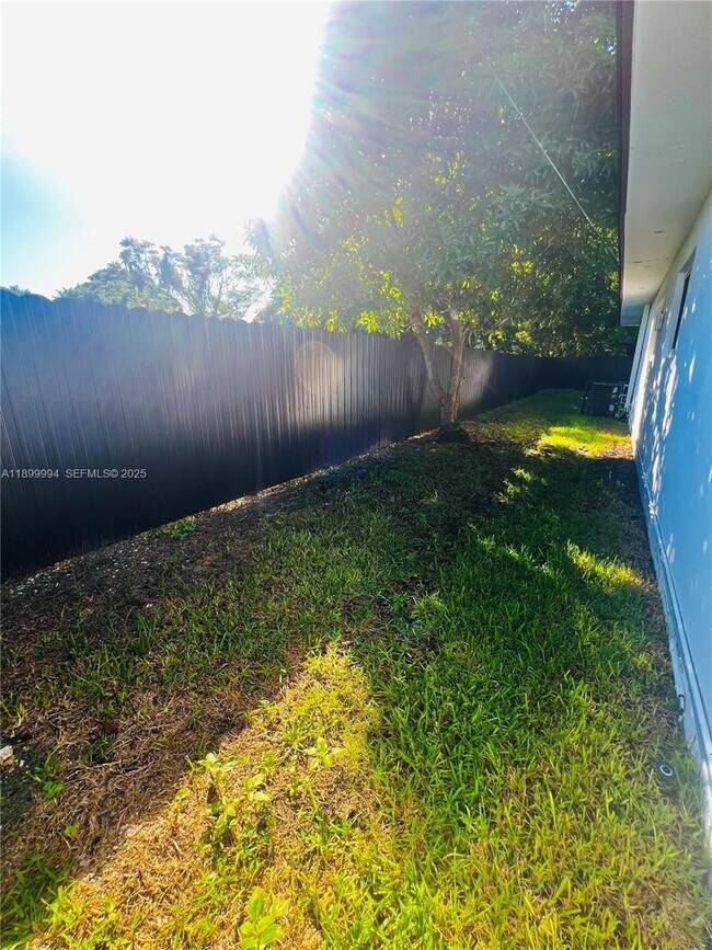 Building Photo - 10370 SW 174th Terrace