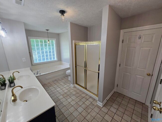 Building Photo - 100 Tanglefoot Dr