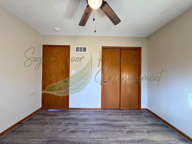 Building Photo - 1016-1018 SW Kingscross Rd