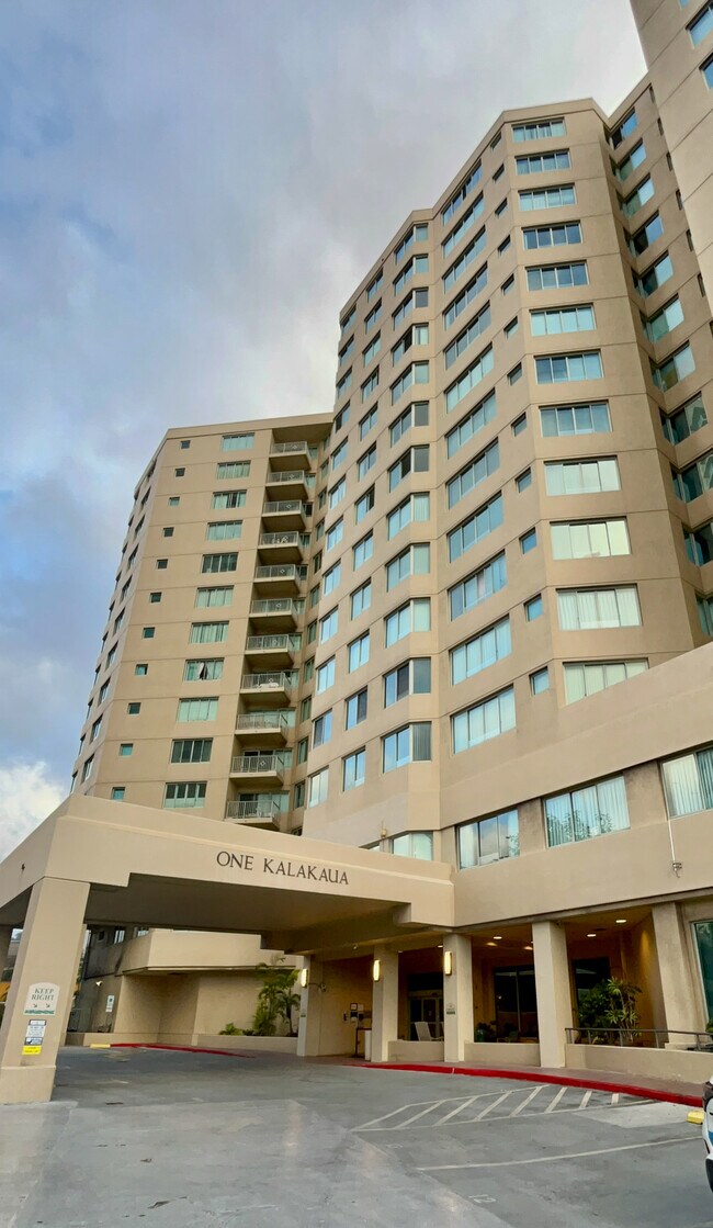 Building Photo - 1314 Kalakaua Ave