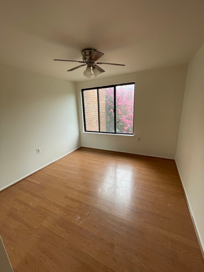 Bedroom - 13205 Chalet Pl