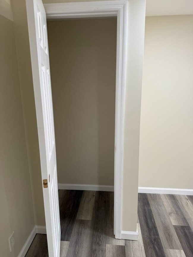 Building Photo - 808 Annie Pearle Ln