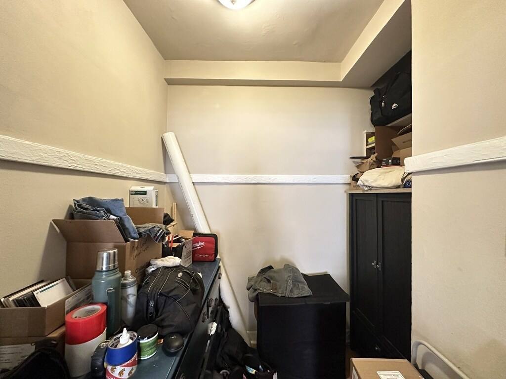 Building Photo - 1371 W Estes Ave
