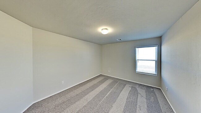 Building Photo - Very Nice 3 Bedroom 2 Bath Home in Yukon Schools