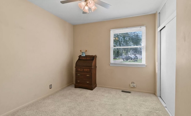 Building Photo - 300 Willow Glen Way