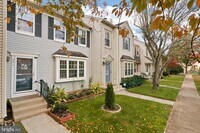 Building Photo - 5817 Waterdale Ct