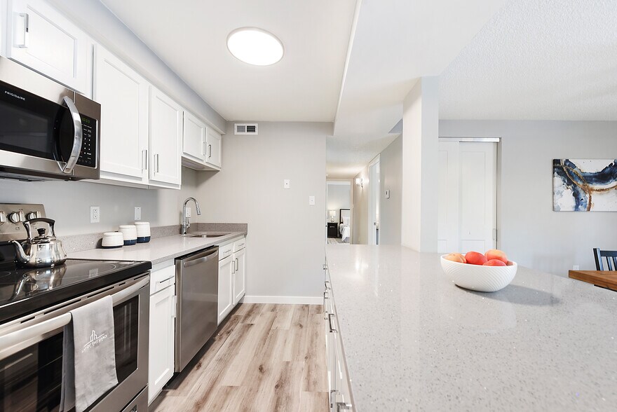 Building Photo - Oakwood Park Apartments