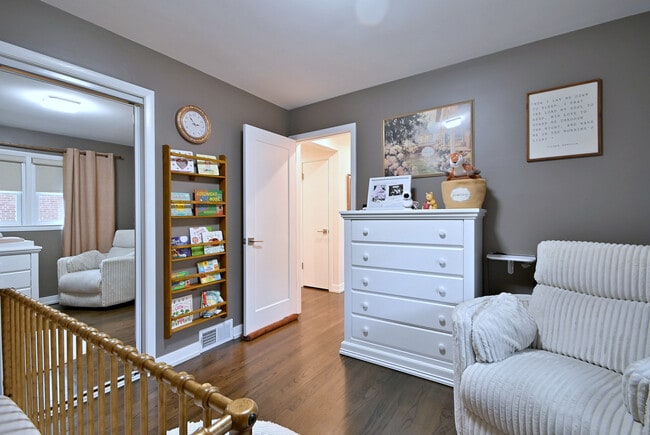 Building Photo - 2307 Edna Ave