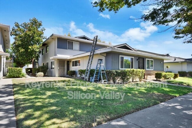 Building Photo - 329 Blossom Hill Rd