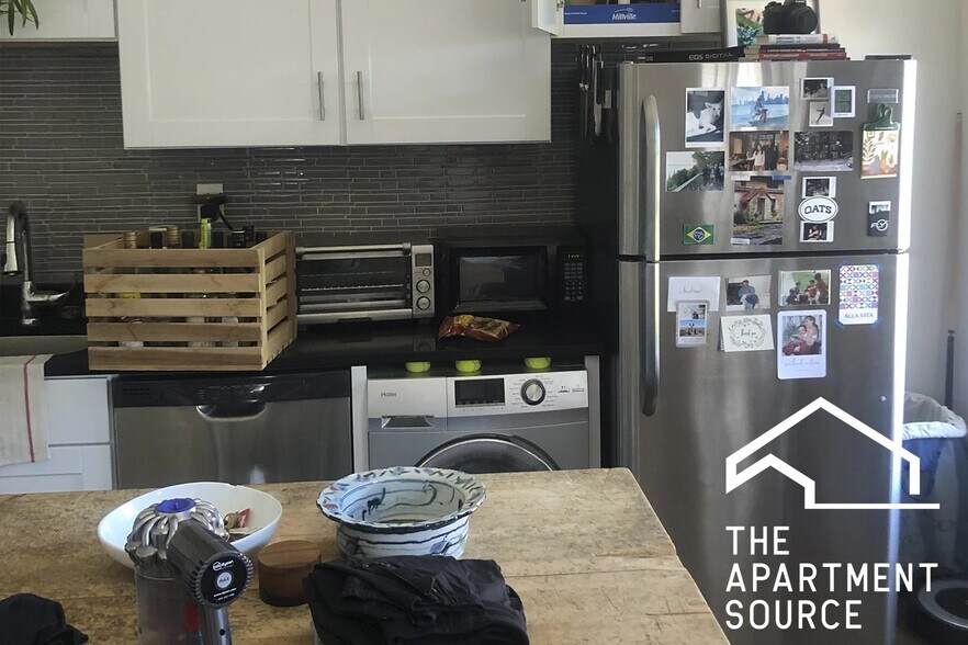 Building Photo - 2129 N Dayton St